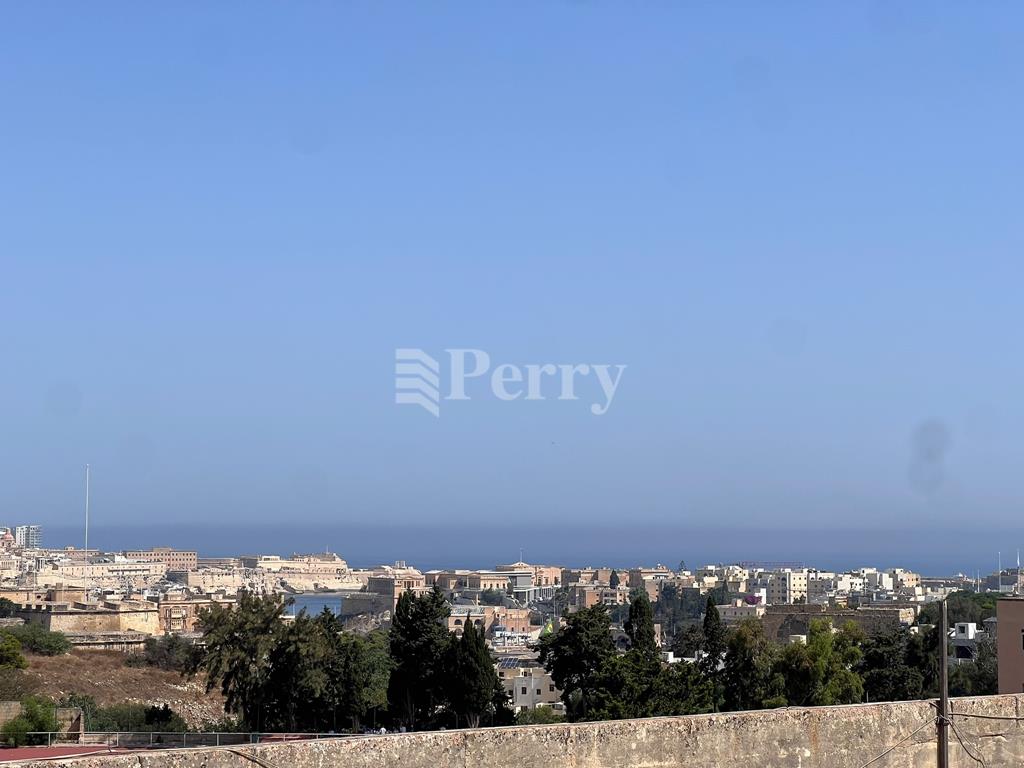 Vittoriosa (Birgu) Town House — Perry Estate Agents
