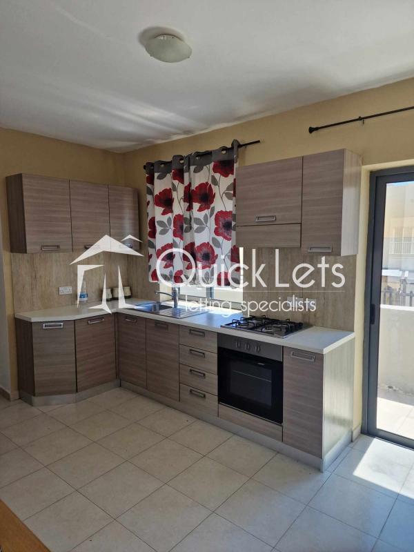 Penthouses in Qawra - REF 79753 — QuickLets