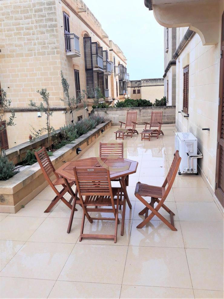 Maisonette in Ghajnsielem — Century 21 Malta