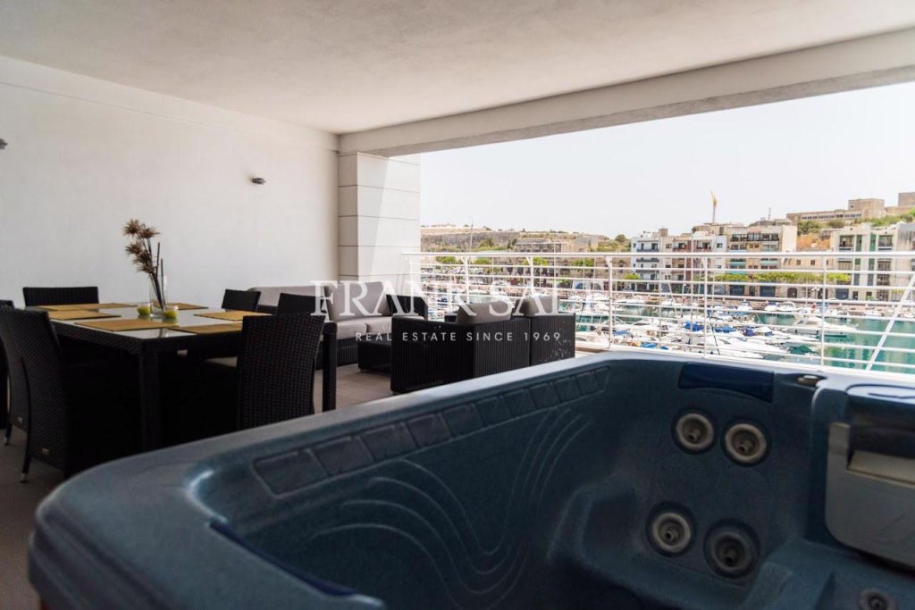 Ta' Xbiex, Apartment — Frank Salt Real Estate