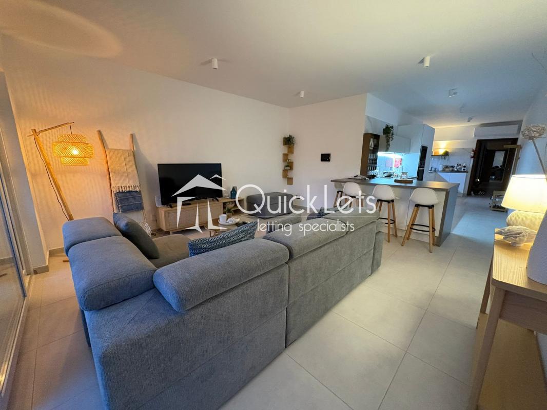 Apartments in Xemxija - REF 90859 — QuickLets