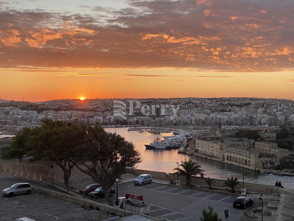 Valletta Apartment — Perry Estate Agents