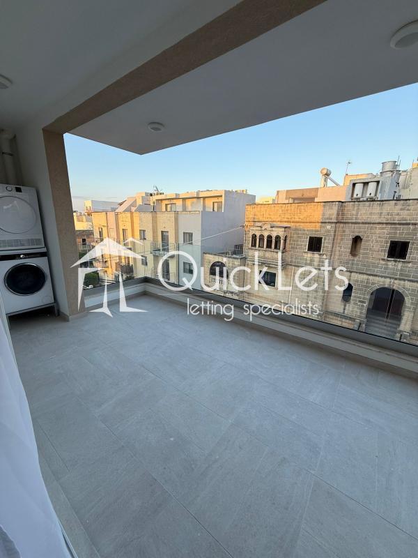 Apartments in Pembroke - REF 85084 — QuickLets