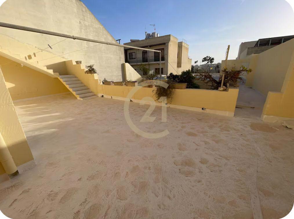 Townhouse in Gharb — Century 21 Malta