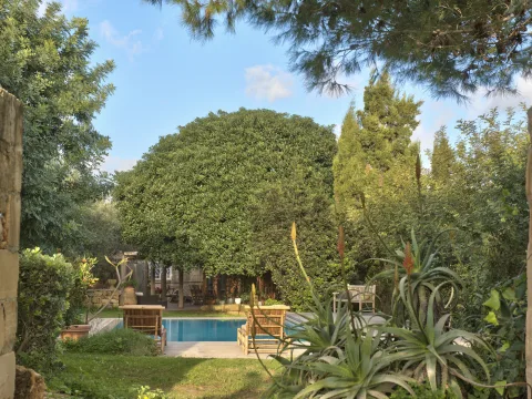 6 bed Selection in Best — Malta Sotheby's International Realty