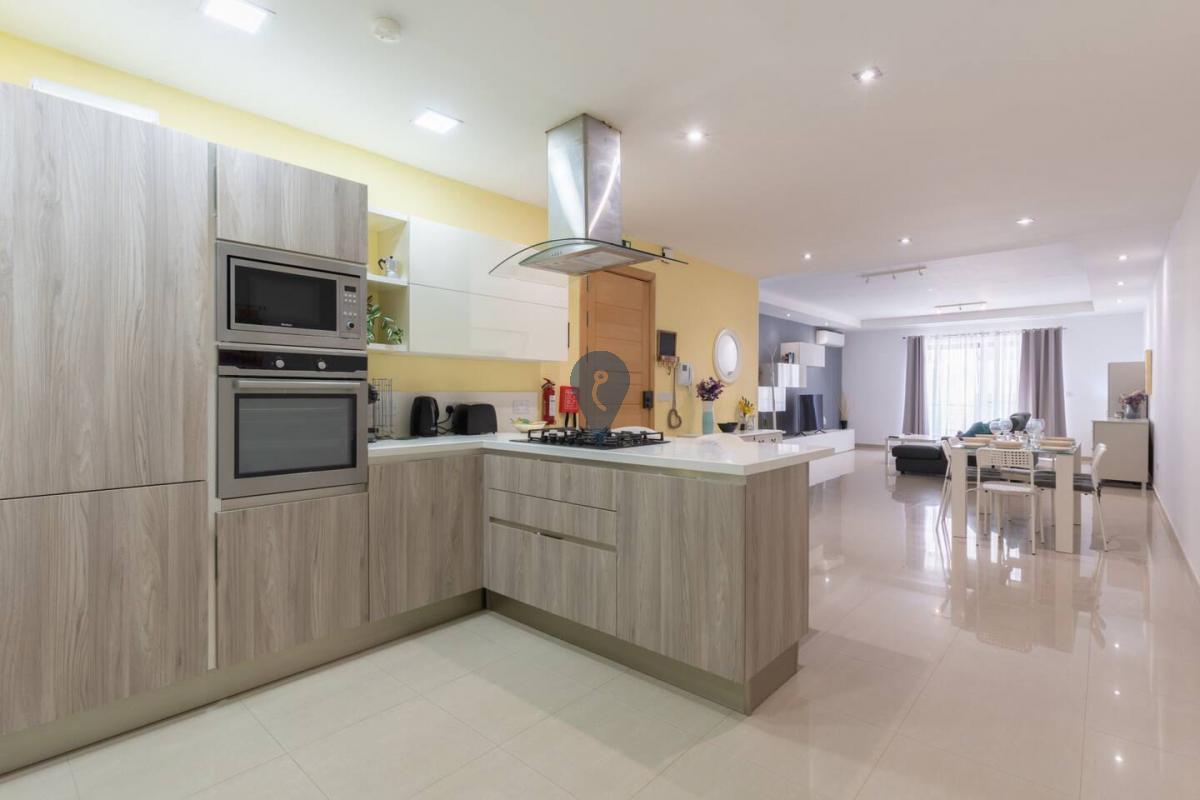 Apartment in St. Julians - REF 84762 — Zanzi Homes
