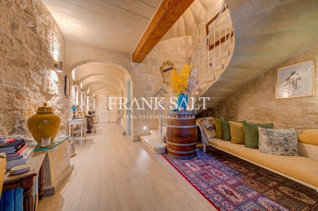 Siggiewi, House of Character — Frank Salt Real Estate