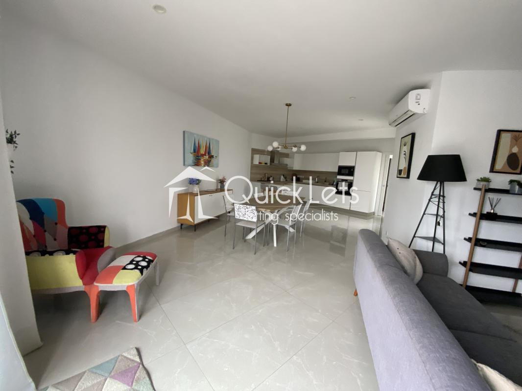 Penthouses in Qawra - REF 83886 — QuickLets