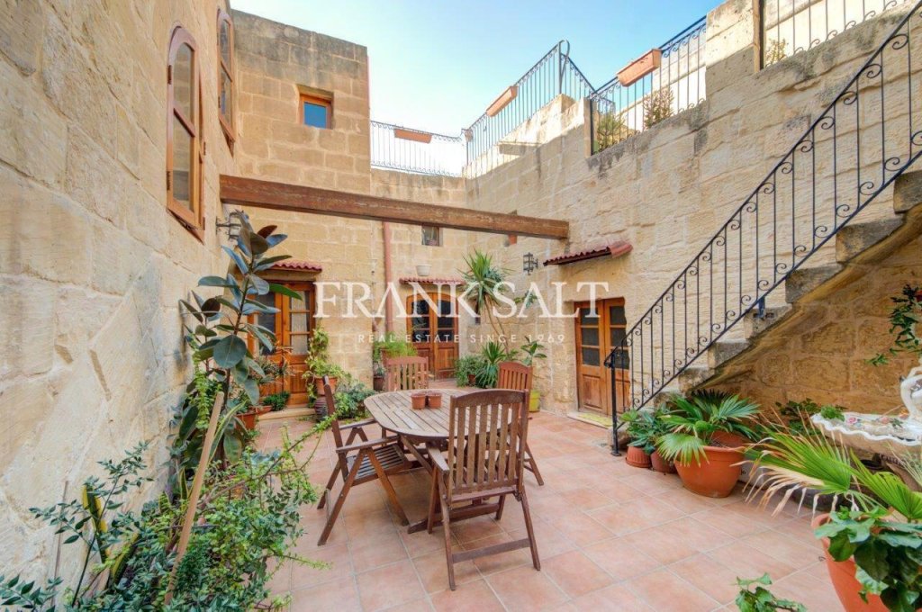 Qormi, House of Character — Frank Salt Real Estate