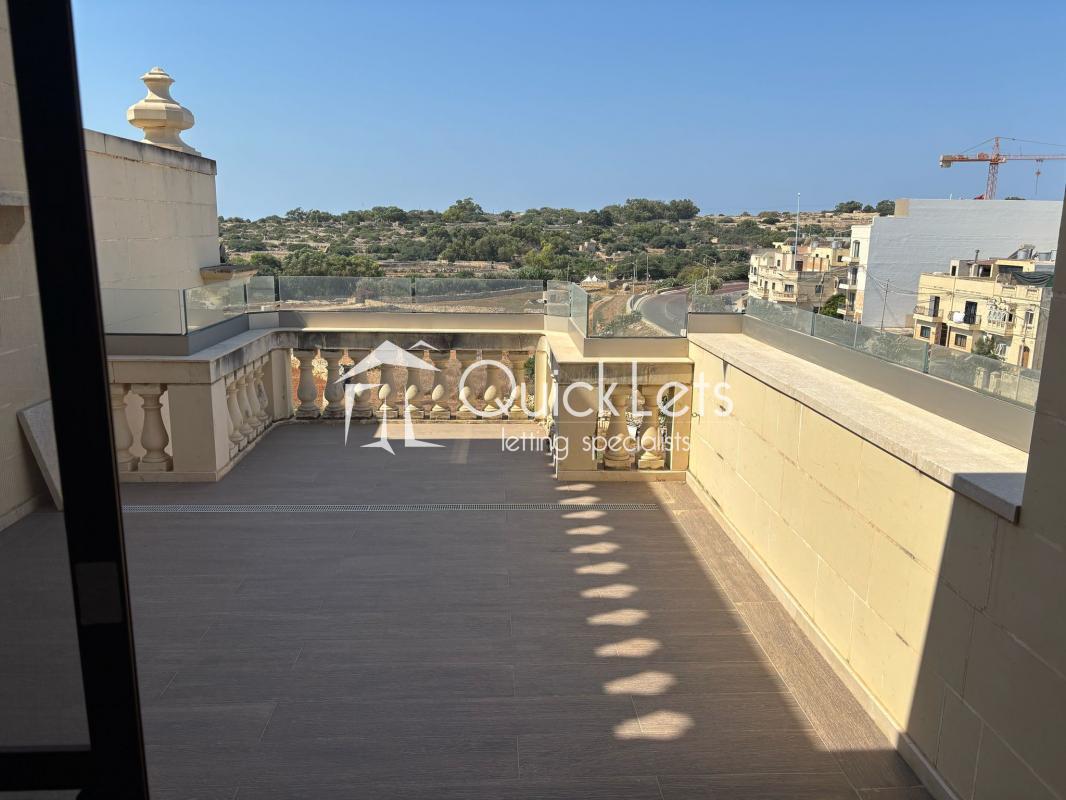 Penthouses in Qrendi - REF 86245 — QuickLets