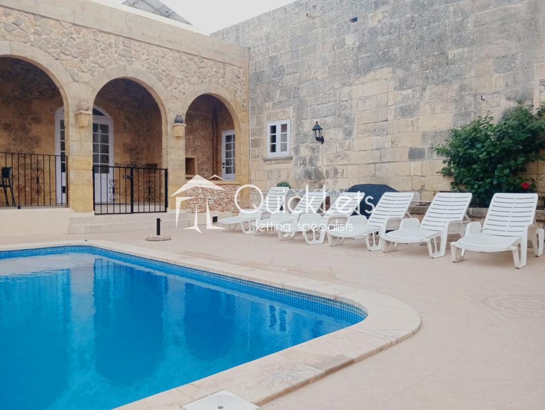 Farmhouses in Gozo - Nadur - REF 81589 — QuickLets