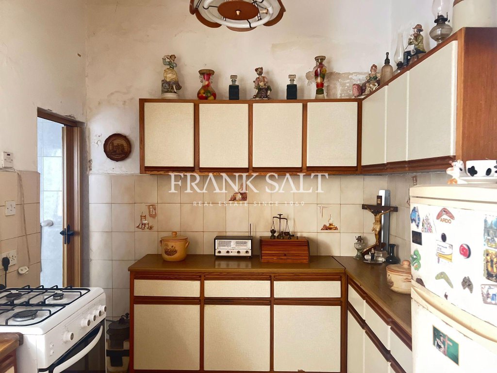 Paola, Townhouse — Frank Salt Real Estate