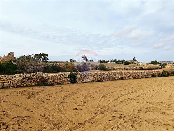 Farmhouse — RE/MAX Malta