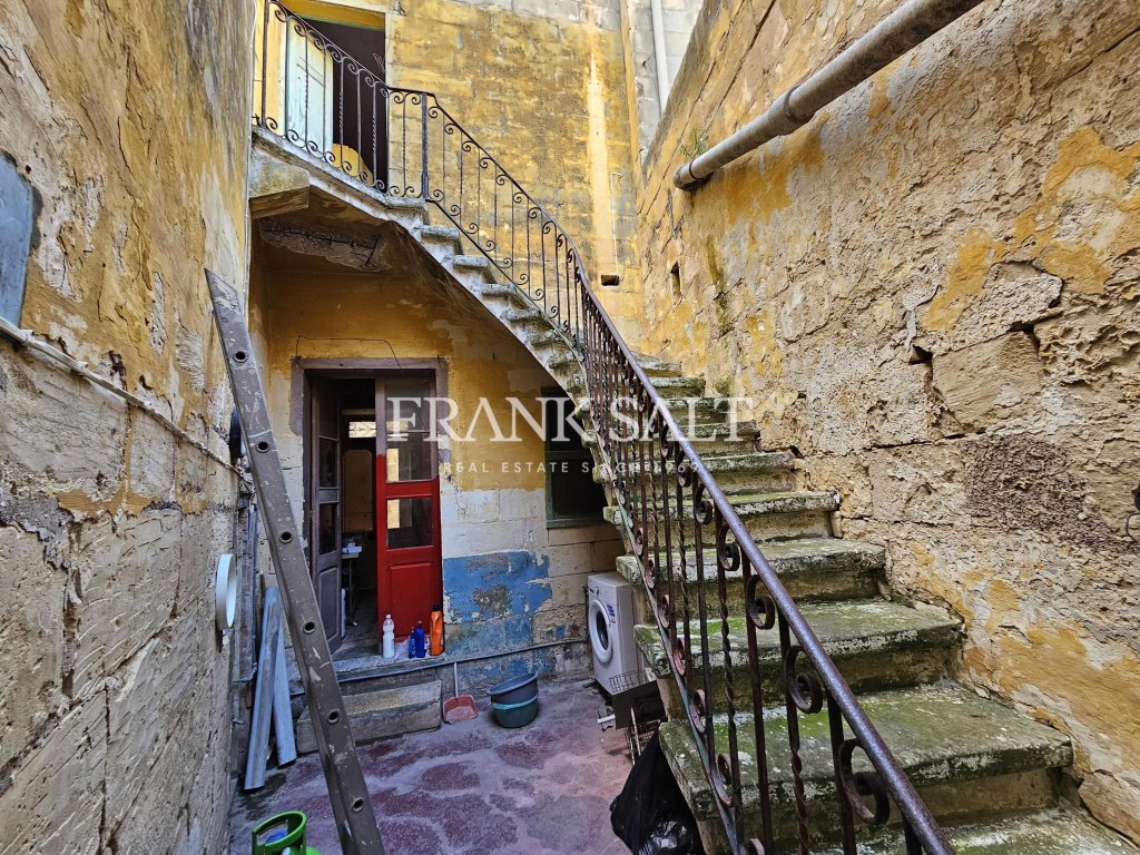 Qormi, House of Character — Frank Salt Real Estate