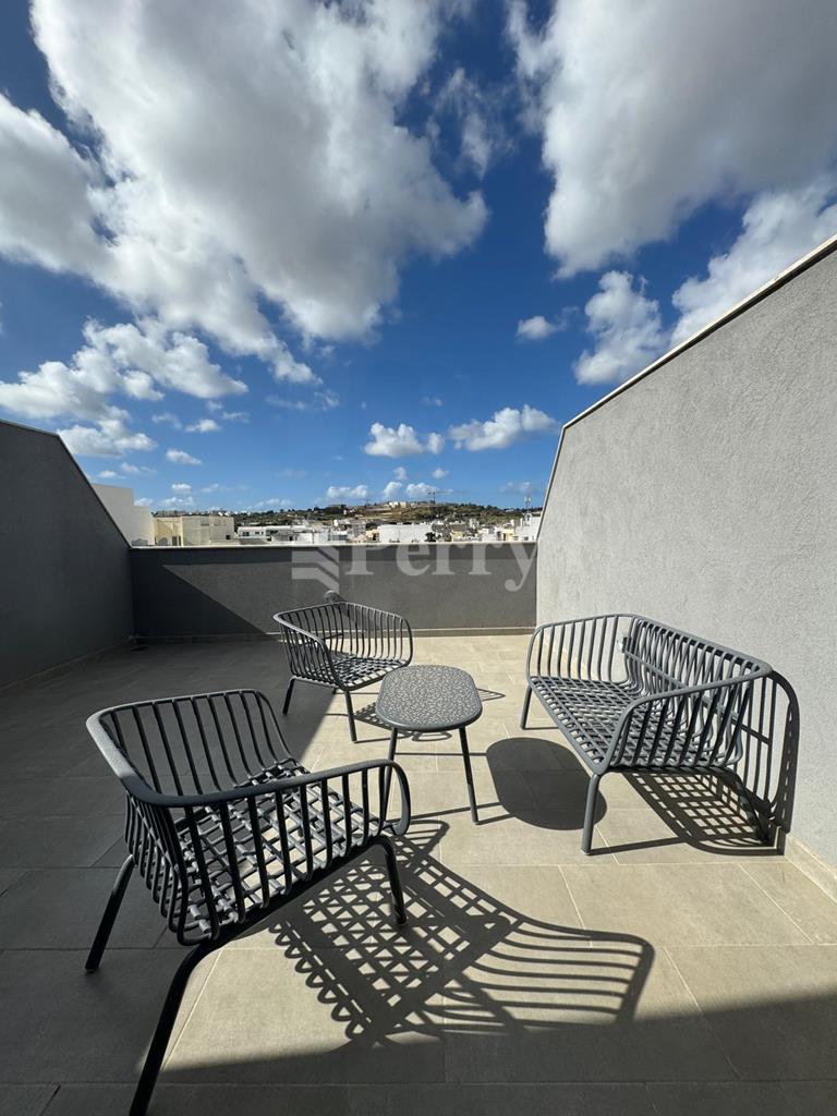 Balzan Penthouse — Perry Estate Agents