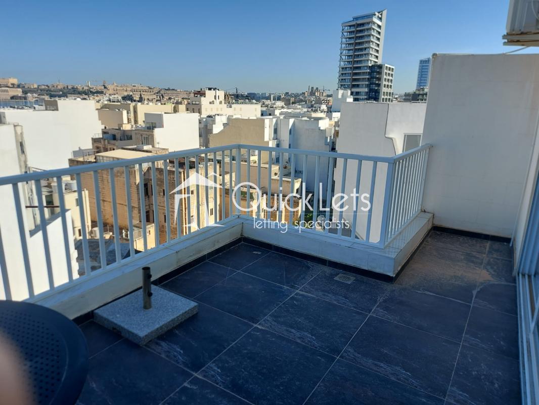 Penthouses in Gzira - REF 87892 — QuickLets