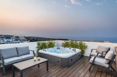 Penthouse with a Roof Terrace in Pembroke — Simon Mamo Real Estate