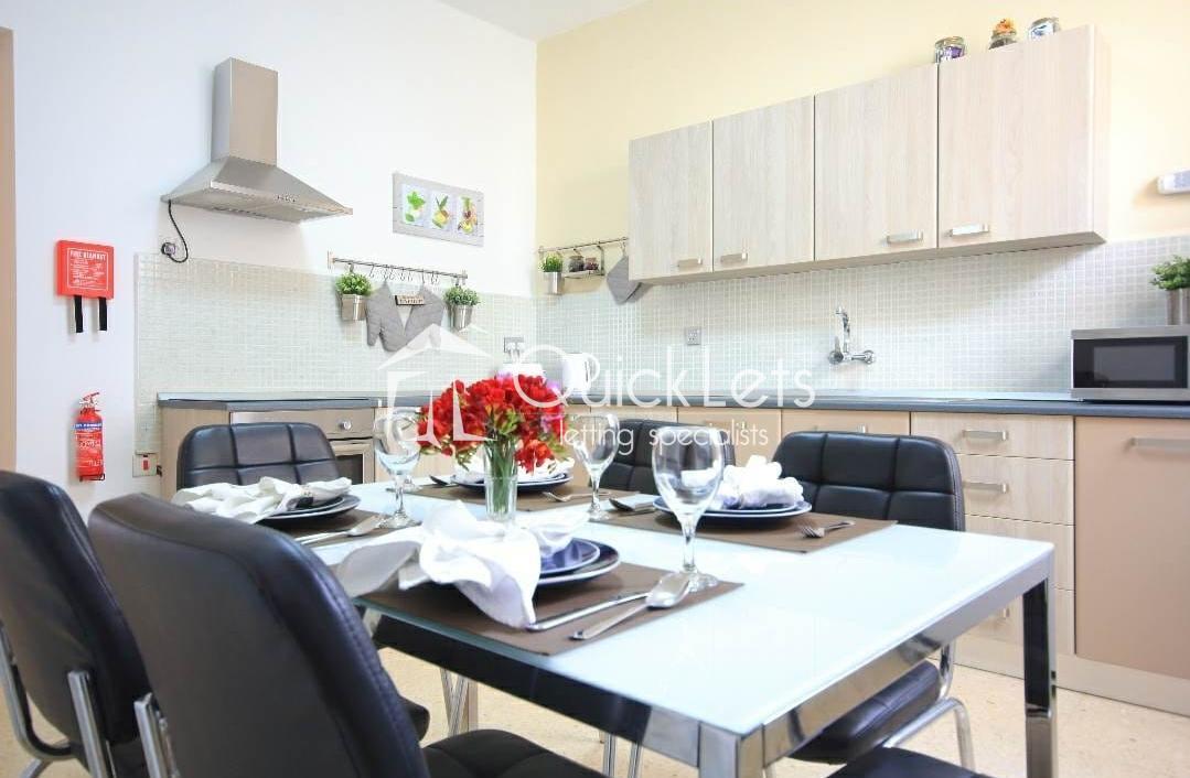 Apartments in Paceville - REF 81751 — QuickLets