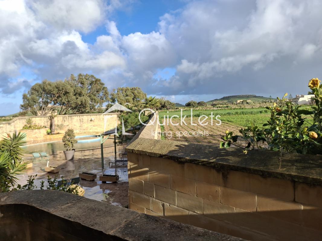 Maisonettes in Gozo - Gharb - REF 82419 — QuickLets