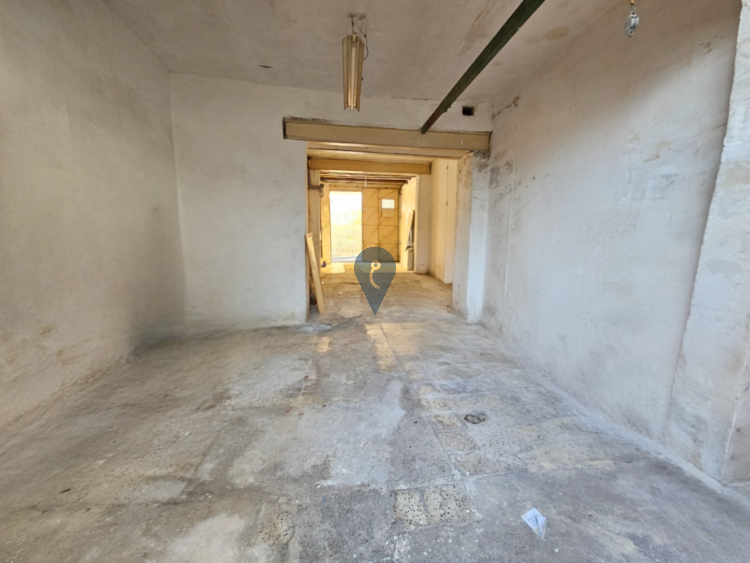 Garage/Parking Space in Paola - REF 85684 — Zanzi Homes
