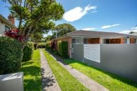 3/4 Little Edward Street — Blackbutt Street Real Estate