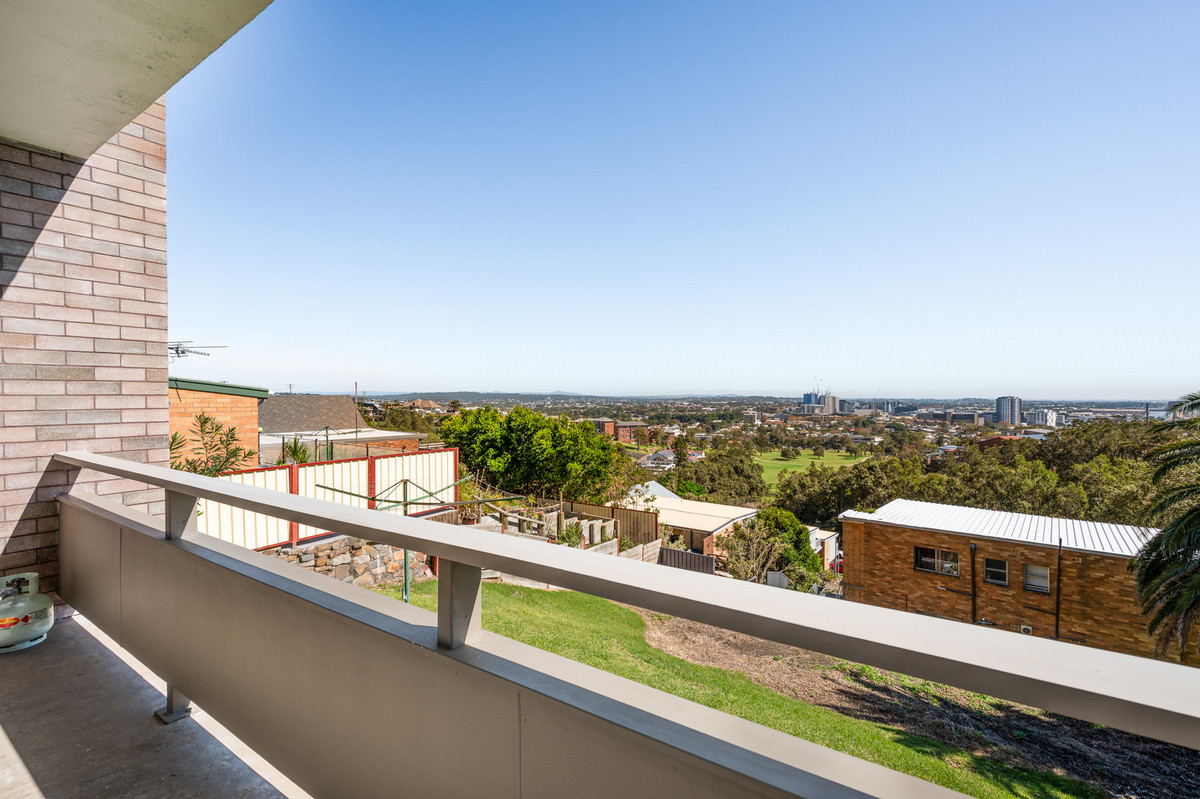 1 / 18 Memorial Drive, The Hill NSW 2300 — Saunderson Property