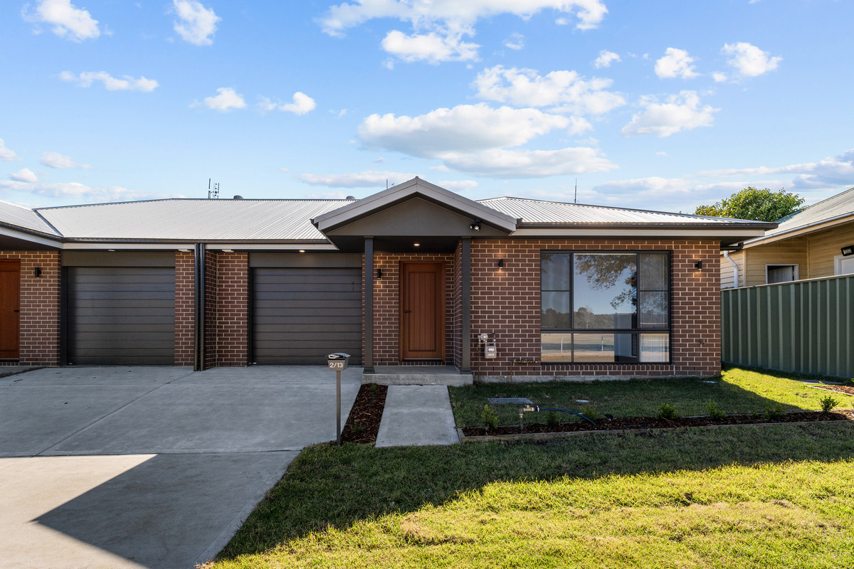 2 / 13 Evans Street, Cessnock NSW 2325 — Baird Hunter Valley