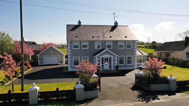 82 Tamnaherin Road Eglinton Derry BT47 3AP 5 Bed Detached House — Robert Quigley Estate Agents & Valuers