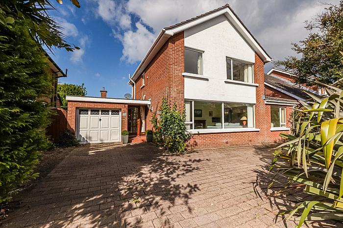 28 Ardmillan Gardens — John Minnis Estate Agents