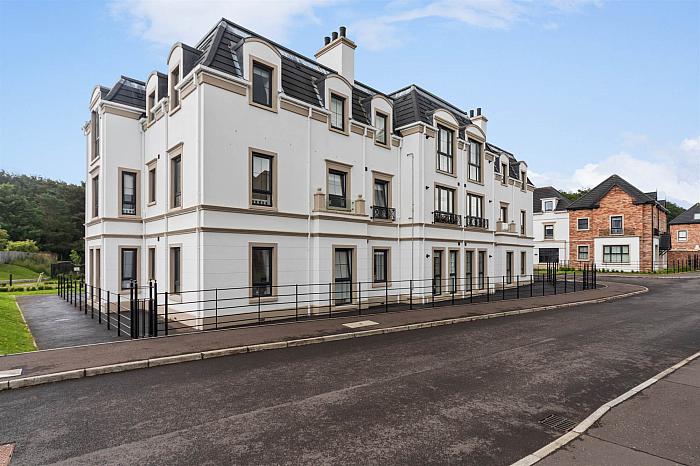 Apartment 6, 8 Castlehill Wood — Templeton Robinson