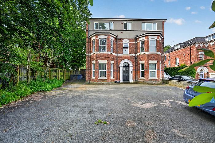 Apt 2, 9 Derryvolgie Avenue — Templeton Robinson