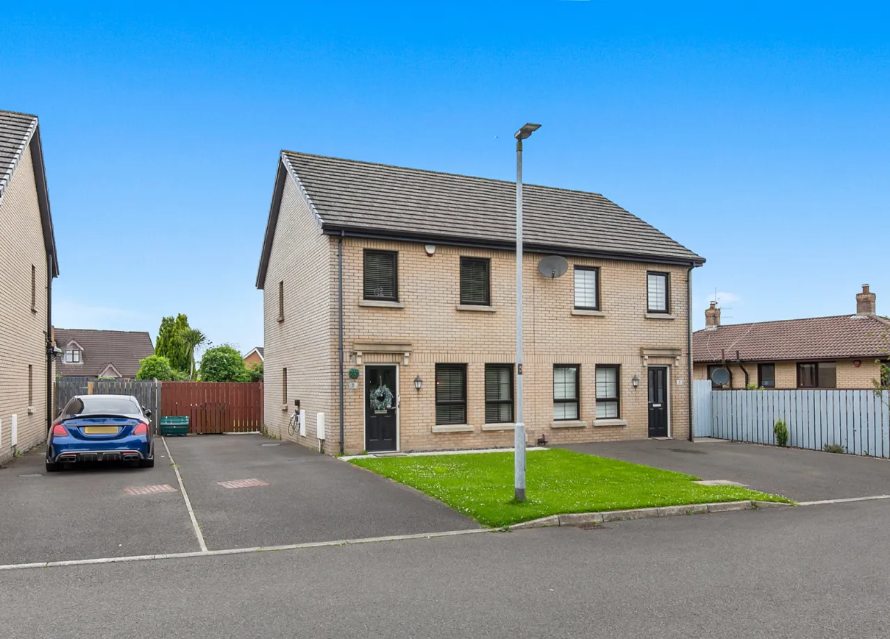 5 Hollybrook Hill, Newtownabbey — Simon Brien Residential
