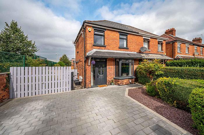 184 Connsbrook Avenue — John Minnis Estate Agents