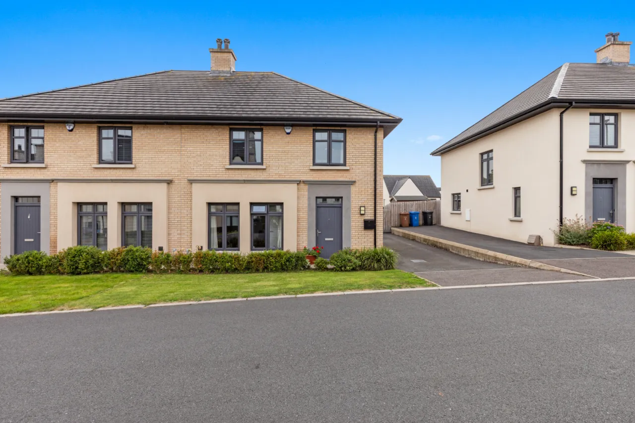 6 Pirrie Walk, Comber — Simon Brien Residential