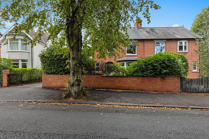 31 Martinez Avenue — Templeton Robinson