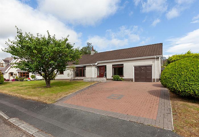8 Bradford Gardens — Colin Graham Residential