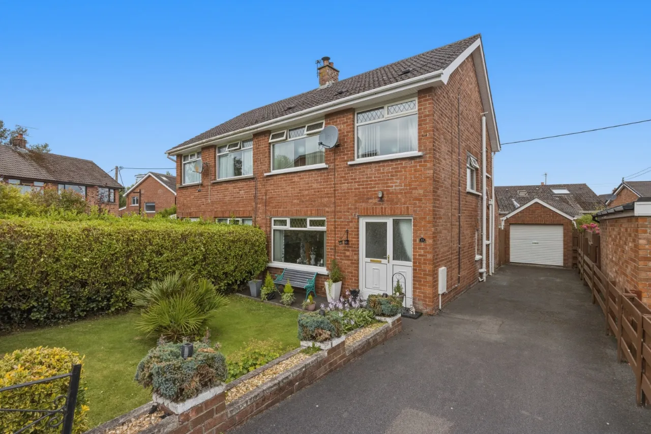 33 Stanfield Drive, Newtownards — Simon Brien Residential