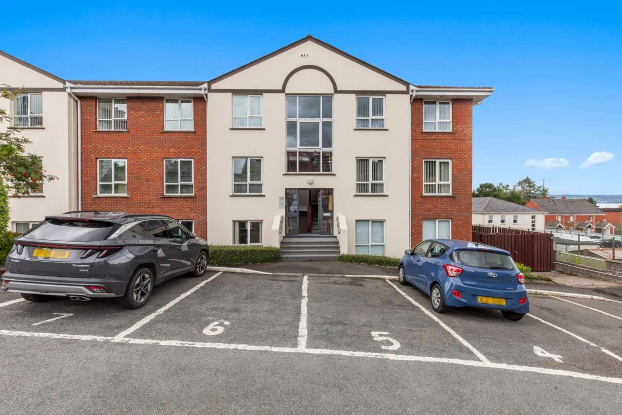 2 St. Helens Court, High Street — Simon Brien Residential