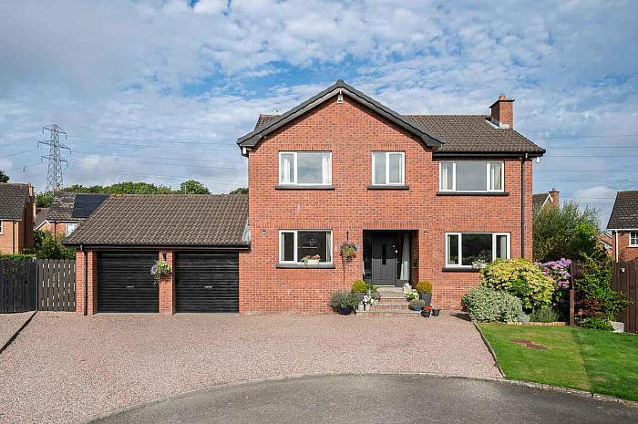 43 Beechfield Crescent — John Minnis Estate Agents