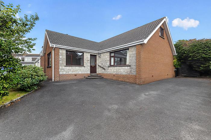 10 Marlo Crescent — John Minnis Estate Agents