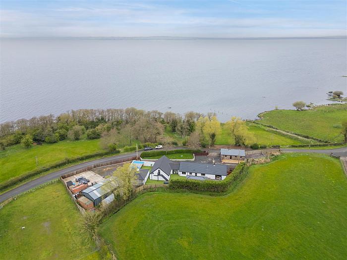 43 Loughview Road — Colin Graham Residential
