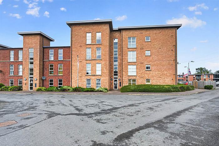 Apartment 5 — Templeton Robinson