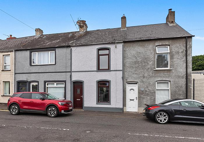 4 Ballyclare Road — Colin Graham Residential
