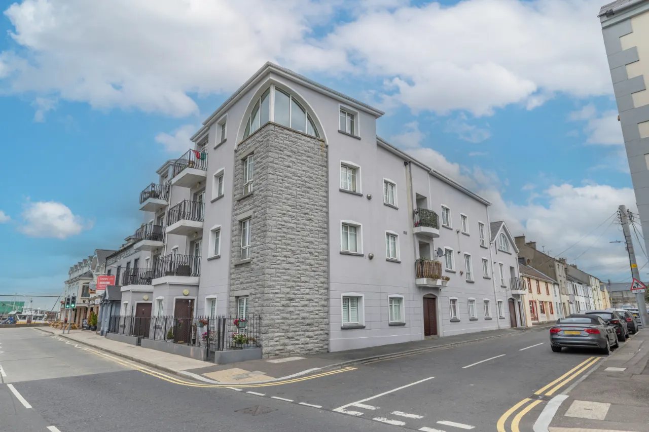7 Harbour Quay, Warrenpoint — Simon Brien Residential