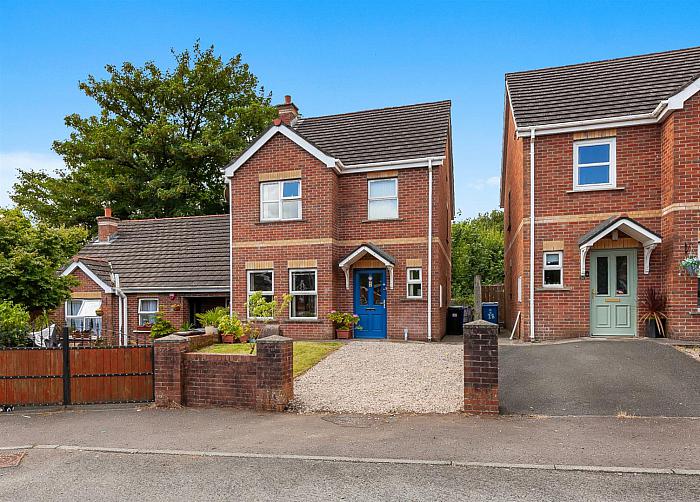 24 Wolfhill Manor — Colin Graham Residential
