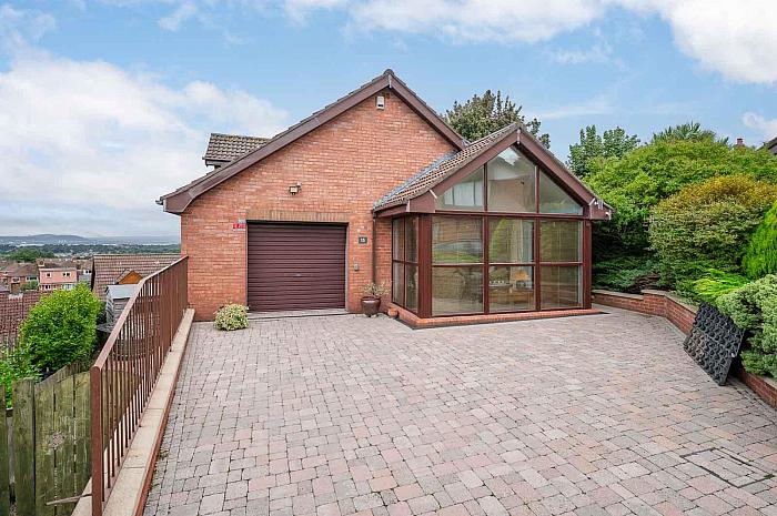 13 Elsmere Heights — John Minnis Estate Agents