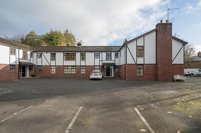 12 The Hamlets — Templeton Robinson