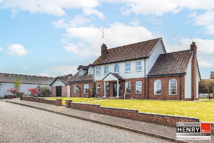1 WOODGLEN CRESCENT — Tom Henry & Co
