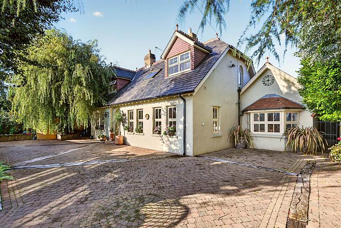 44 Shandon Drive — Templeton Robinson
