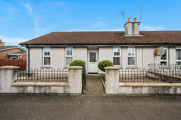 2A Hollybush Gardens — Colin Graham Residential